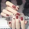 Variedad de Manicuras Impresas Portátiles, Parches Reutilizables de Uñas Postizas en Caja, Patrón de Cuadros Terminado