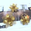 Flores de Navidad de 11 cm espolvoreadas con polvo dorado Cabeza de flor hueca Corona para árbol de Navidad Caja de regalo Accesorios de decoración de bodas Venta directa de fábrica
