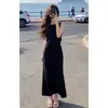 Vestido curto elegante de estilo francês para mulheres, modelo novo de verão 2026, acinturado, emagrecedor, chique e digno, longo