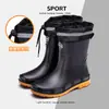 Botas de Chuva de Moda Transfronteiriças para Homens, Sapatos de Água Quentes Versáteis, Sapatos de Borracha para Cozinha Antiderrapantes com Solado Macio, Sapatos Impermeáveis para Lavagem de Carro para Homens