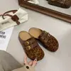 Pantuflas Baotou para Mujer Ropa de Exterior 2026 Nuevo Estilo Otoño Hebilla Doble Suela Gruesa Aumentadoras de Altura Estatura Baja Zapatos Mocasines Birkenstock