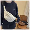 Bolsa de Peito Ins Estilo Japonês Feminina 2025 Nova Veludo Cotelê Nicho Morango Versão Coreana Bolsa Transversal para Celular