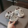 Zapatos de papá para niños pequeños, zapatillas deportivas antideslizantes de suela blanda para niñas, zapatillas deportivas infantiles 2026, nuevos zapatos de malla primavera y otoño para niños