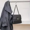 Bolso de Hombro Único de Cuero Genuino para Mujer 2026 Nuevo de Moda Coreano de Nicho Bolso de Axila Texturizado Elegante de Gran Capacidad Bolso para Viajes Diarios