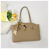Bolso de Hombro Versátil Casual Simple de Color Sólido de Moda Bolso Tote Gran Capacidad para Viajar Bolso de Axila Bolso de Moda para Mujer