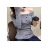 Camiseta de Tricô Sexy com Botões Off-shoulder para Meninas Quentes Design de Outono para Mulheres Estilo Ocidental Top de Manga Longa que Rejuvenesce Ins