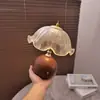 2026 Nueva Lámpara de Escritorio Metálica con Grano de Madera Retro Luz Nocturna de Carga LED para Dormitorio Mesita de Noche Lámpara de Escritorio de Atmósfera Táctil USB