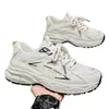 Zapatos nuevos para hombre, ligeros, transpirables, versátiles, deportivos, casuales, calados, antideslizantes, estilo papá, zapatos para estudiantes para hombre