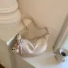 Bolsa Feminina Texturizada de Alta Qualidade com Grande Capacidade, Nova Bolsa Transversal de Design de Nicho Primavera/Verão 2026, Bolsa Dumpling Vintage para o Dia a Dia
