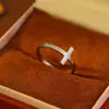 Anel em aço inoxidável banhado a ouro 18K, anel aberto ajustável de aço titânio com cruz, acessório de mão simples feminino transfronteiriço