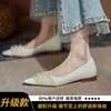 Sapatos de salto baixo estilo francês para mulheres, Coleção Primavera/Verão 2026, scarpins versáteis de bico fino, novo design de bico fino confortável e elegante