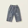 Pantalones Infantiles Modernos y GenialesJeans para Niñas Estilo Coreano con Agujeros, Pedrería y Dobladillos Enrollados, Pantalones Casuales de Pierna Ancha para Niñas Pequeñas