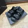 Série de Comércio Exterior Atacadista 2026 Primavera e Verão Novo Estilo Chinelos Estampados em Losango para Mulheres, Sandálias de Praia com Velcro de Solado Grosso para Mulheres