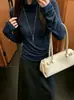 Camada base de suéter versátil com gola alta para mulheres, estilo europeu, nova coleção outono 2026, moda feminina europeia