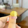 Anel Amarelo do Deus da Riqueza Estilo Antigo com Relevo de Padrão de Martelo, Anel Masculino Dourado Fosco, Design Aberto Ajustável, Joia Atrai-Riqueza, Fornecimento Atacado