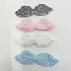 Em estoque: acessórios DIY de pequenas asas de pelúcia, materiais artesanais, pequenas asas de pelúcia para roupas, acessórios de decoração para bolsas