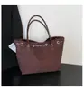 Comercio Exterior Estilo Europeo y Americano Mate Perezoso Chic de un Solo Hombro Gran Capacidad Gamuza para Viajar Bolso Tote Retro Nuevo para Mujer