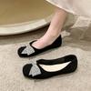 Sapatilhas Femininas de Bico Quadrado Verão 2026 Novo Estilo Mocassins de Salto Baixo Couro Macio Sapatos Modernos Versáteis Gentis