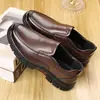 Zapatos de papá, zapatos casuales de cuero para hombre, estilo británico, con cordones, suela suave, antideslizantes, duraderos, adecuados para uso de negocios y formal, zapatos de hombre de moda