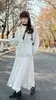 Conjunto de malha suave estilo francês 2026 outono e inverno novo conjunto de duas peças com renda floral, cadarço na cintura e acinturado para mulheres