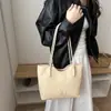 Bolsa Tote Popular Transfronteiriça Feminina 2026 Nova Versátil de Ombro Único Bolsa de Mão de Alto Padrão para o Dia a Dia Bolsa de Braço Moderna