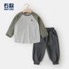 Esportes para meninos de duas peças de manga comprida T-Shirt Calças Esportes Novo terno Primavera e Outono Desgaste Infantil Bonito UZ155