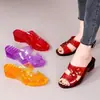 Sandalias de plástico de gelatina de cristal con tacón de cuña, chanclas de verano para mujer de tacón alto para exteriores, tacón medio, modernas, antideslizantes, chanclas de tacón grueso