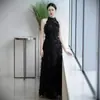 Vestido de Verano 2026 con Cuello Halter sin Mangas y Plumas para Mujer, Elegante Vestido Largo Ajustado para Viaje de Negocios, Vestido para Sesión de Fotos en la Playa