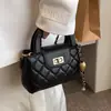 Bolso de mano de moda, estilo nuevo, lujo ligero, diseño de nicho, sensación de alta gama, con patrón de diamantes, estilo francés, rosa, bolso cruzado para mujer