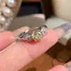 El Popular Anillo de Aguamarina Corte Rosa Millennial de Xiaohongshu es Moderno, Ligero, Lujoso y de Gama Alta, Anillo de Diamante Rosa con Encaje de Palacio