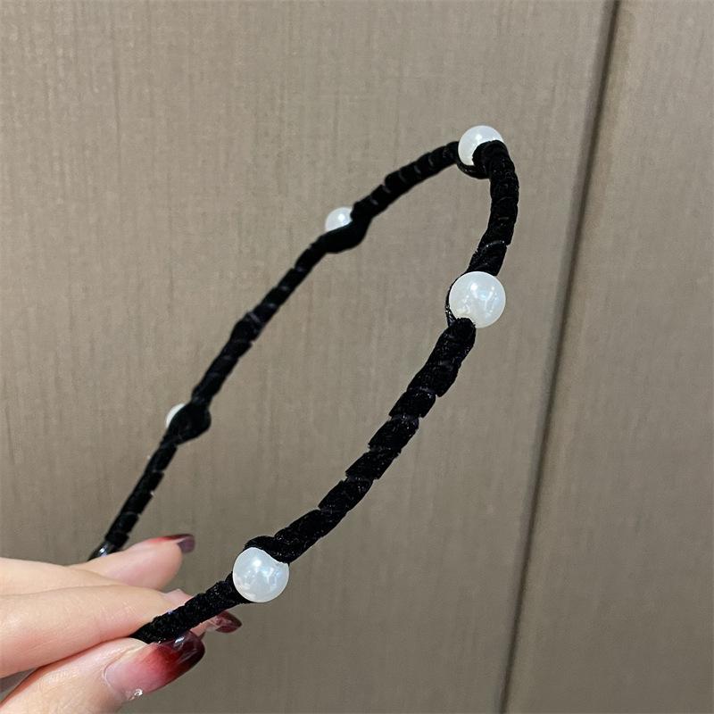 2203074 (10) 2202052A  2.4