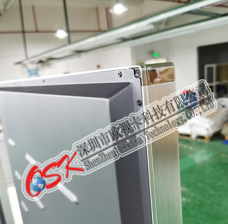 顶部背面一角细节图