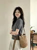 Camiseta de punto elegante de manga corta y cuello medio alto estilo coreano para mujer, nuevo modelo de verano 2026, corte holgado, adelgazante, jersey de hombro normal