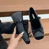 Sapatos peludos femininos cinza que aumentam a altura, série cinza da moda, usados por influenciadores digitais, Sapatos de algodão peludos Mary Jane de salto alto