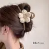 Pinza para el pelo de felpa con lunares de alta gama 2026, Pinza de tiburón moderna y exquisita para mujer, Versátil para el uso diario y el trabajo, Accesorio para el cabello