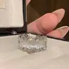 Estilo Palacio ~ Anillo de Encaje y Zircón para Mujer, Anillo de Lujo Accesible, Anillo de Diseño Nicho para el Dedo Índice para Mujer