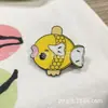 Insígnia de Metal Personalizada Peixe Dourado Pequeno Desenho Animado Broche Saco de Presente de Feriado Joia Insígnia de Esmalte Personalização