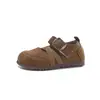 Elegantes sandalias Birkenstock para niña, colección primavera/otoño 2026, con tiras cruzadas, suelas suaves y un diseño retro. Estos son unos zapatos Mary Jane planos de moda para niñas pequeñas