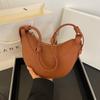 Bolsa Meia-lua Francesa Design Nicho Tendência High-end Comutador Padrão Lichia Bolsa Meia-lua Transversal Estilo Ocidental Sela Meia-redonda