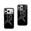 Líneas de boceto en blanco y negro Spider-Man Manzana 18pro Funda para teléfono iPhone16 A prueba de caídas Agujero grande Funda de vidrio Al por mayor