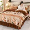 2026 Novo Conjunto de Quatro Peças em Lã de Leite de Peso Elevado Flanela Espessa Fleece Coral Fleece Sable Dourado Estilo Saia de Cama com Estampa Fleece