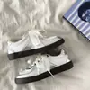 Zapatillas de Entrenamiento Alemanas Color Plata para Mujer, Nuevas Zapatillas Blancas con Cordones Primavera y Otoño 2026, Zapatos Femeninos Retro de Nicho, Zapatillas Casuales Versátiles