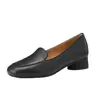 Mocassins Femininos de Couro Macio Estilo Retrô Francês Salto Grosso Sapatos Pequenos de Couro Outono 2025 Novas Sapatilhas de Salto Baixo