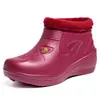 Novos sapatos femininos de algodão para o inverno de 2026, forrados com fleece e espessados para aquecimento, design slip-on, sola grossa, sapatos femininos confortáveis para uso externo para vendas transfronteiriças