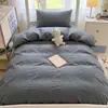 Nuevo Estilo Algodón Lavado Color Sólido Juego de Cuatro Piezas Funda de Edredón Cepillada Funda de Edredón Sencilla Ropa de Cama para Dormitorio de Estudiantes Comercio al por Mayor