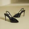 Sandalias de Punta sin Espalda 2026 Nuevo Estilo de Verano Tacón Fino Tira Única Versátiles Zapatos Adelgazantes para Combinar con Vestidos Tacones Altos