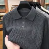Suéter de punto grueso de alta calidad para hombre, transfronterizo, colección otoño/invierno 2026, con cuello mandarín, mangas largas y diseño de punto trenzado.