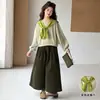 Conjunto de Roupa de Outono Super Lindo para Meninas 2026 Novo Estiloso Roupas Estilo Coreano para Meninas Grandes Conjunto de Duas Peças com Moletom e Calça de Cintura Alta