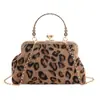 Bolsa Pelúcia Casual Grande Capacidade Estilo Coreano 2025 Feminina Corrente Estampa Leopardo Colorida Personalizada Uma Ombro Transversal Concha Bolsa de Mão