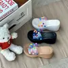 Zuecos Modelo Nuevo 2025 con Suelas Suaves, Zapatos de Punta Cerrada de Moda para Parejas, Estilo Media Pantufla, Adecuados para Enfermeras, Ligeros para Usar en la Playa